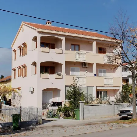 Apartment With Parking Space - 15945 *