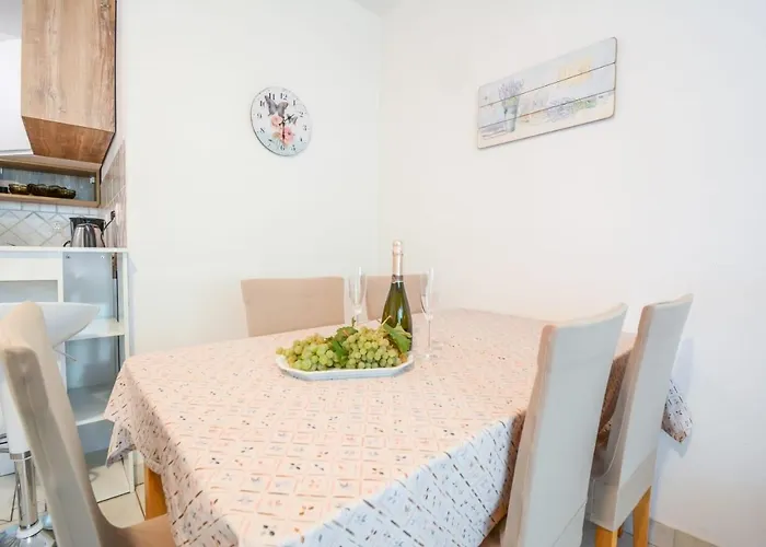 With Parking Space - 15945 Apartment Zadar