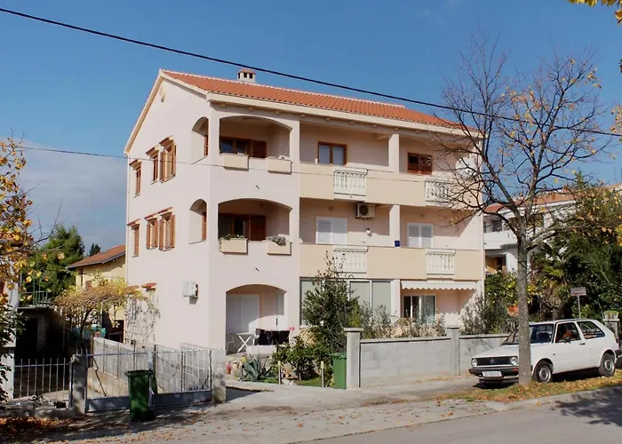 アパート With Parking Space - 15945 *